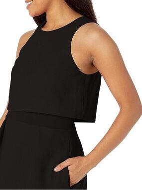 Black Halo sz. 8 Cropped Sleeveless Top Blouse Jewel Neckline Crepe Suiting